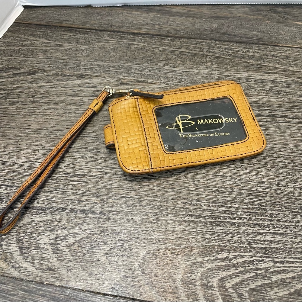 B. Makowsky Tan Wristlet Card Holder. Coin purse. Used.